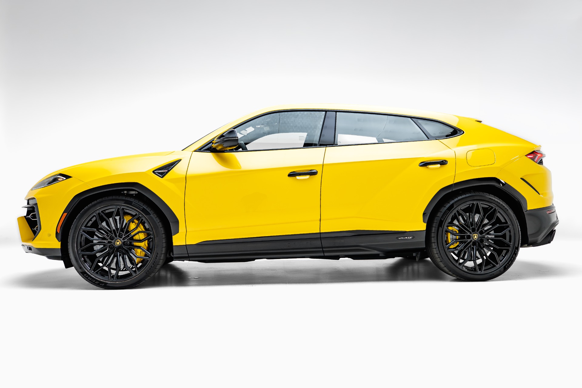 2025 Lamborghini Urus SE - Photo 6