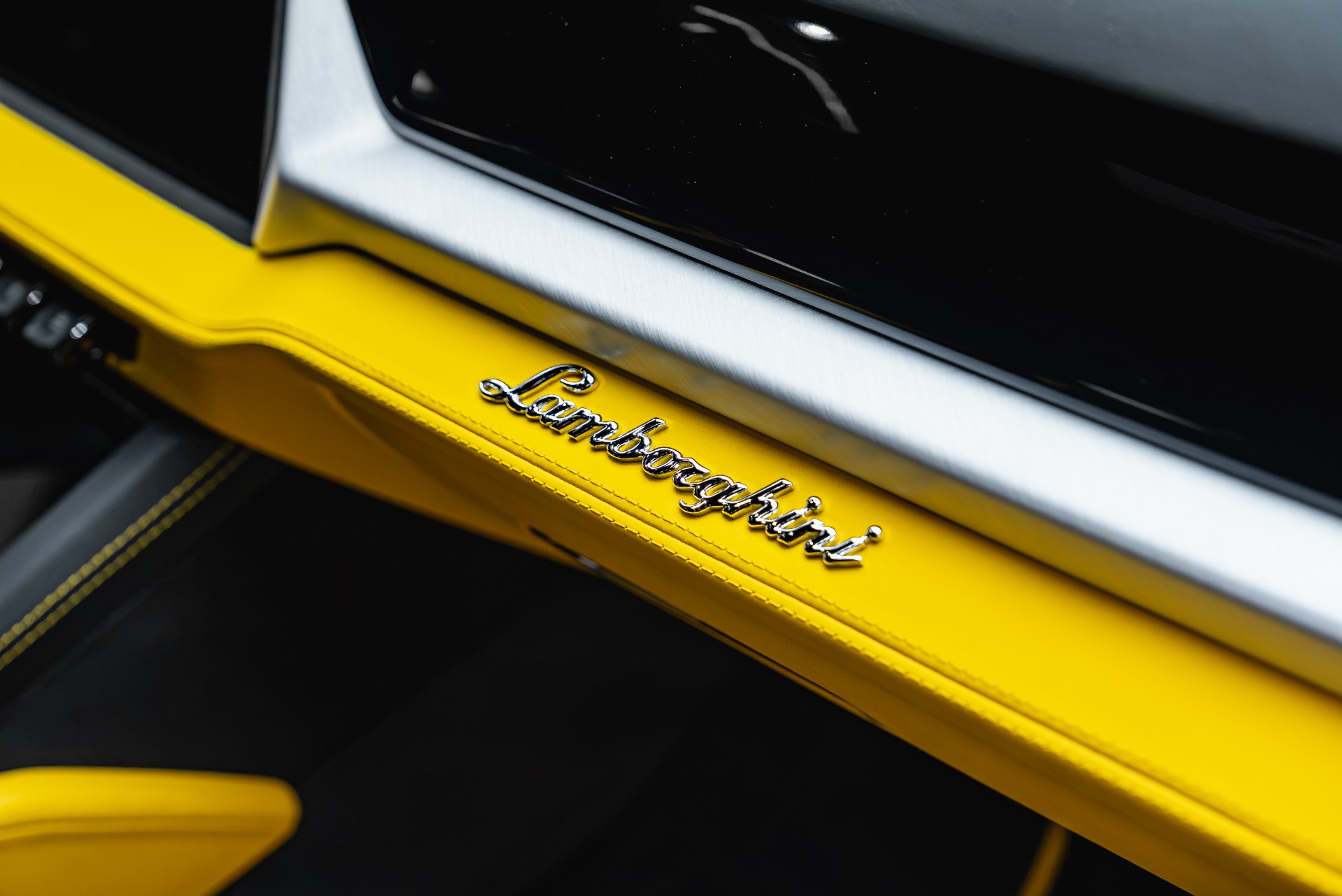 2025 Lamborghini Urus SE - Photo 62
