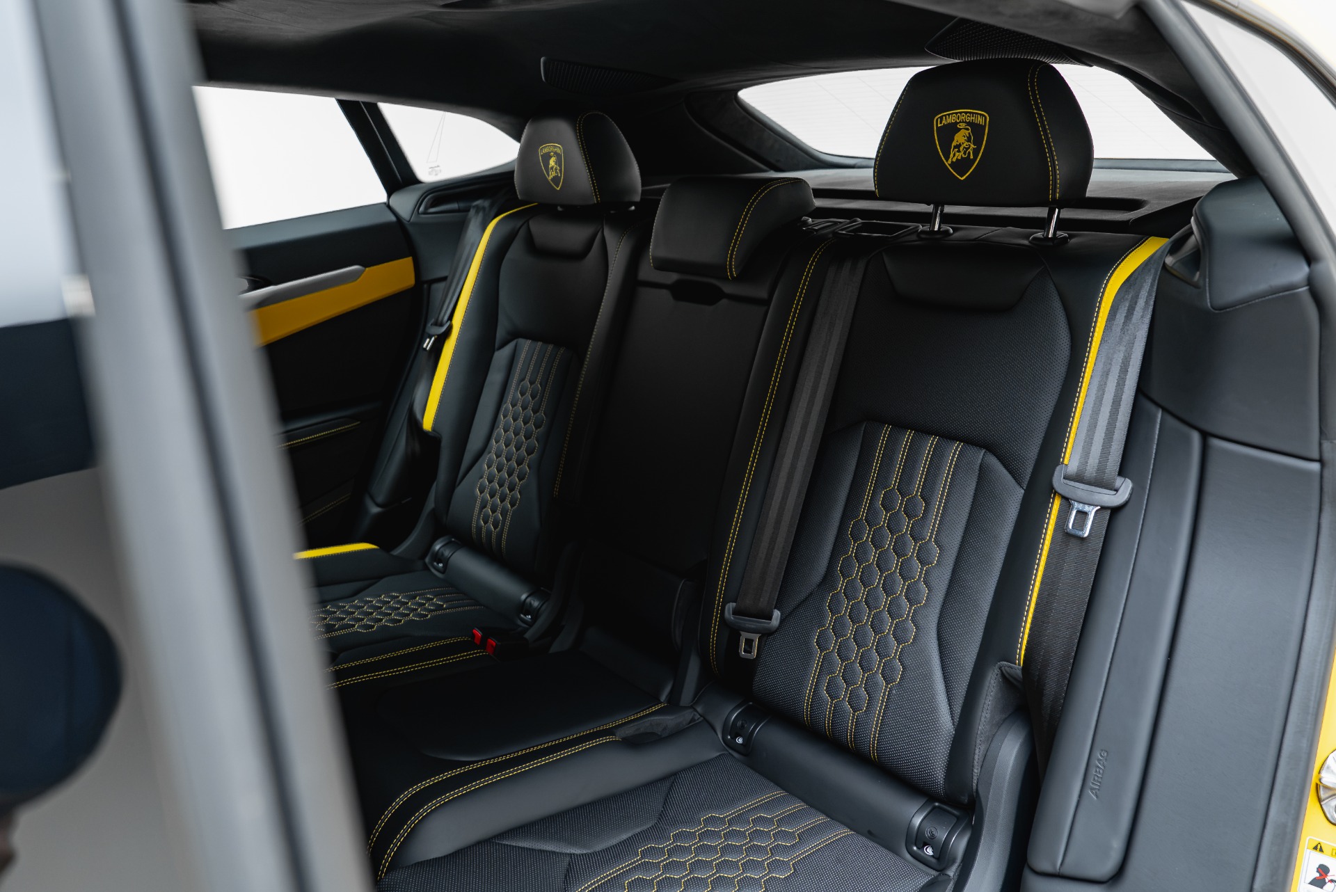 2025 Lamborghini Urus SE - Photo 65