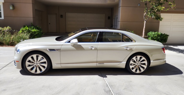 2022 Bentley Flying Spur's photo