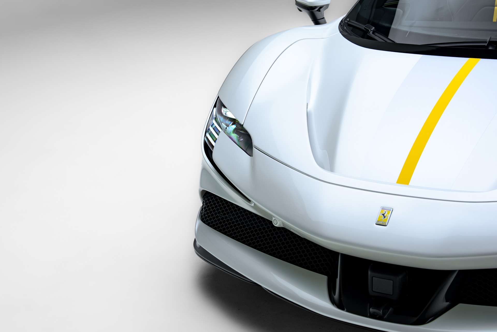 2024 Ferrari SF90 Base - Photo 12