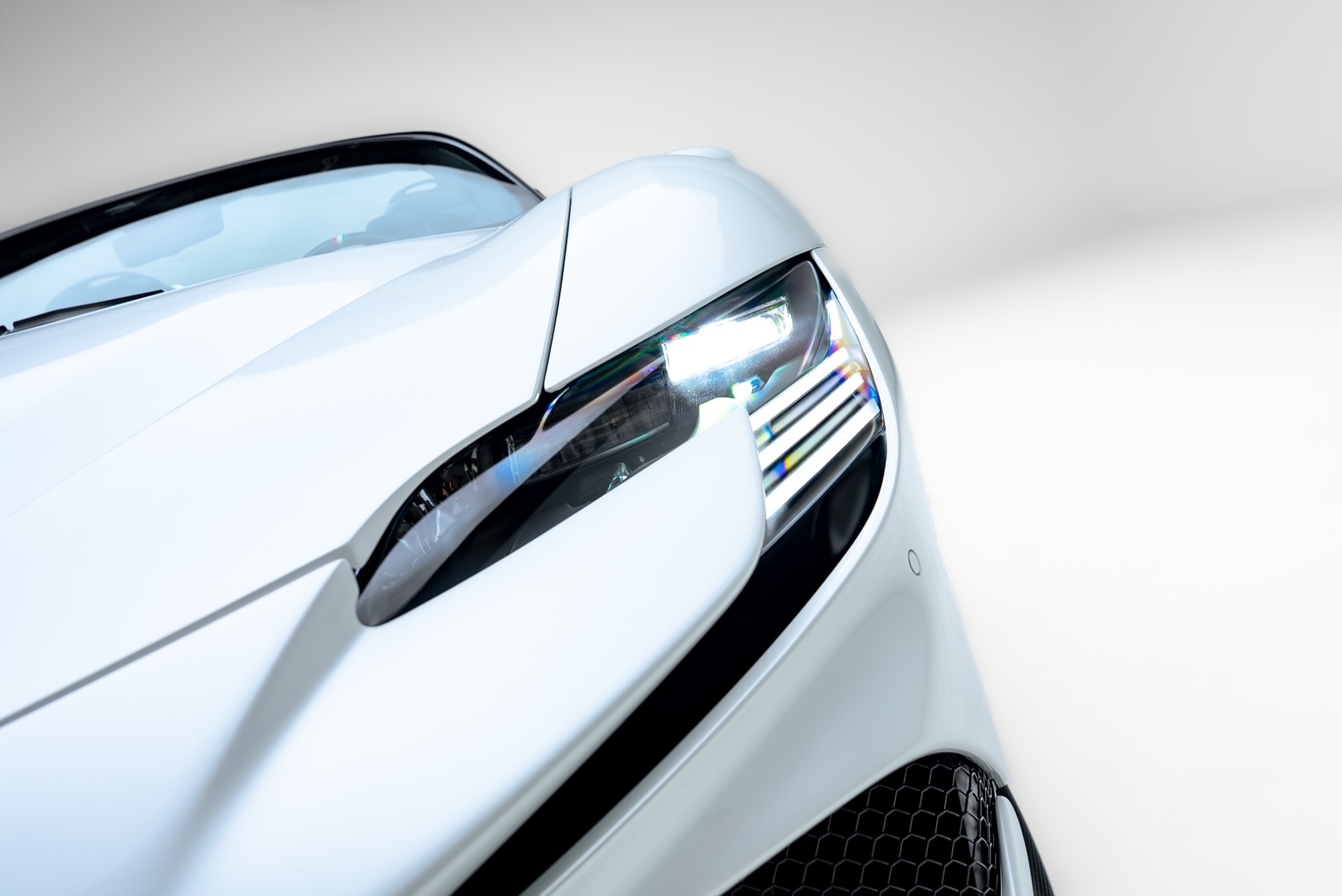 2024 Ferrari SF90 Base - Photo 13