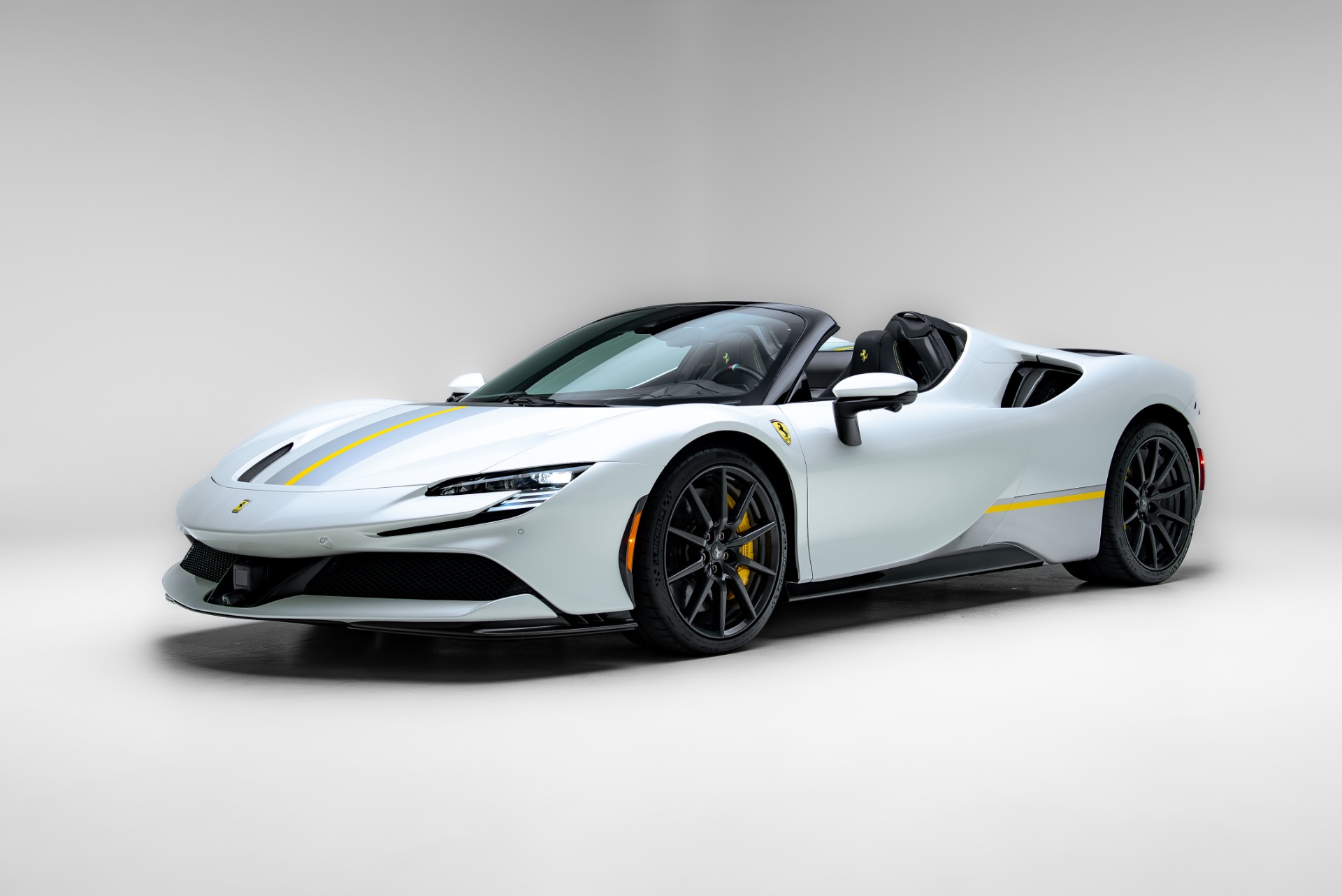 2024 Ferrari SF90 Base - Photo 6