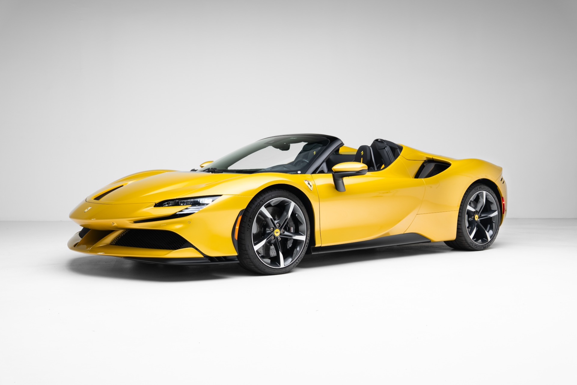 2023 Ferrari SF90 Spider's photo