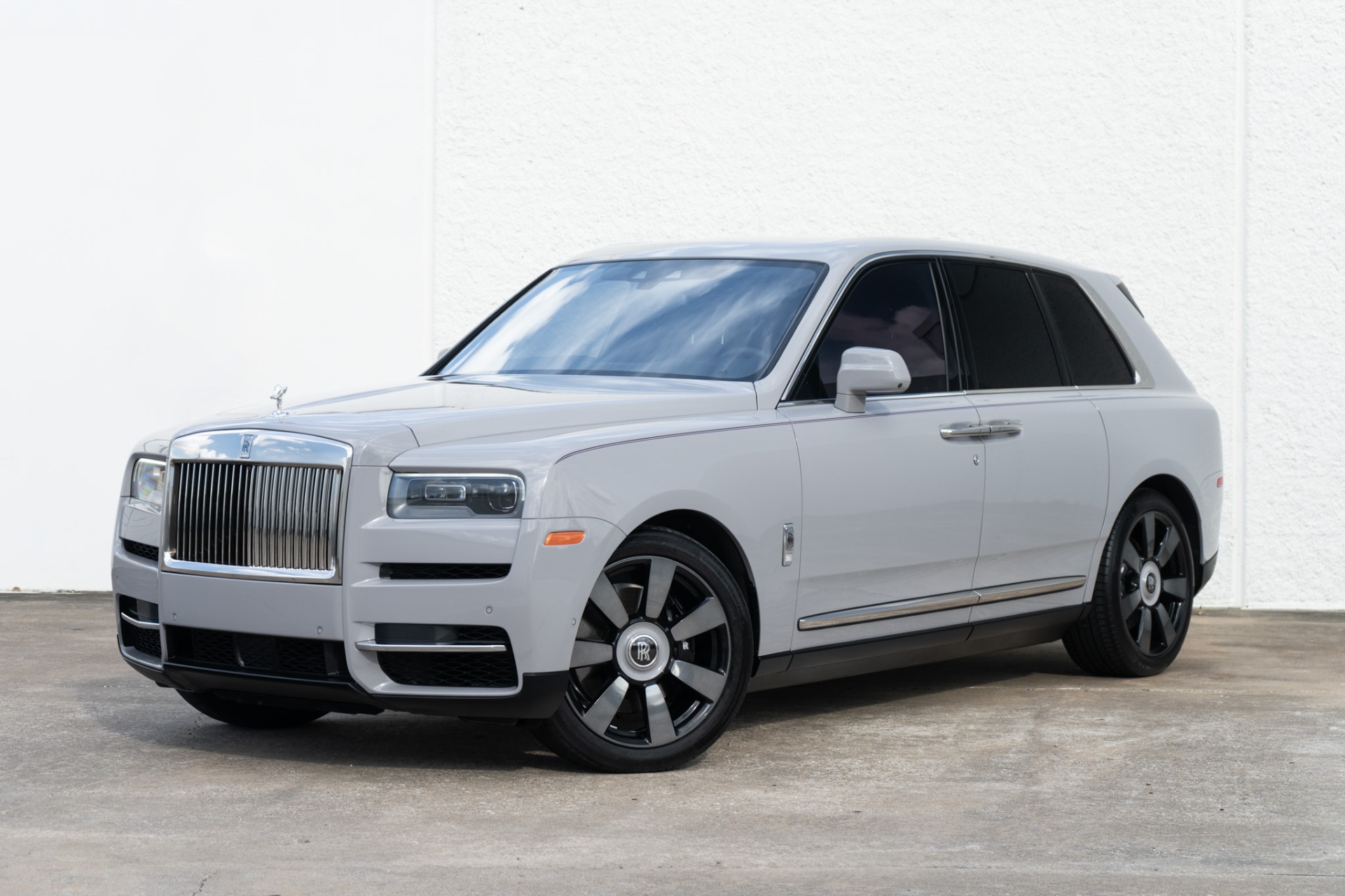2024 Rolls-Royce Cullinan -'s photo