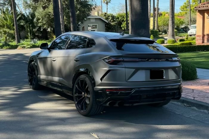 2022 Lamborghini Urus 4.0 V8 Graphite Capsule's photo