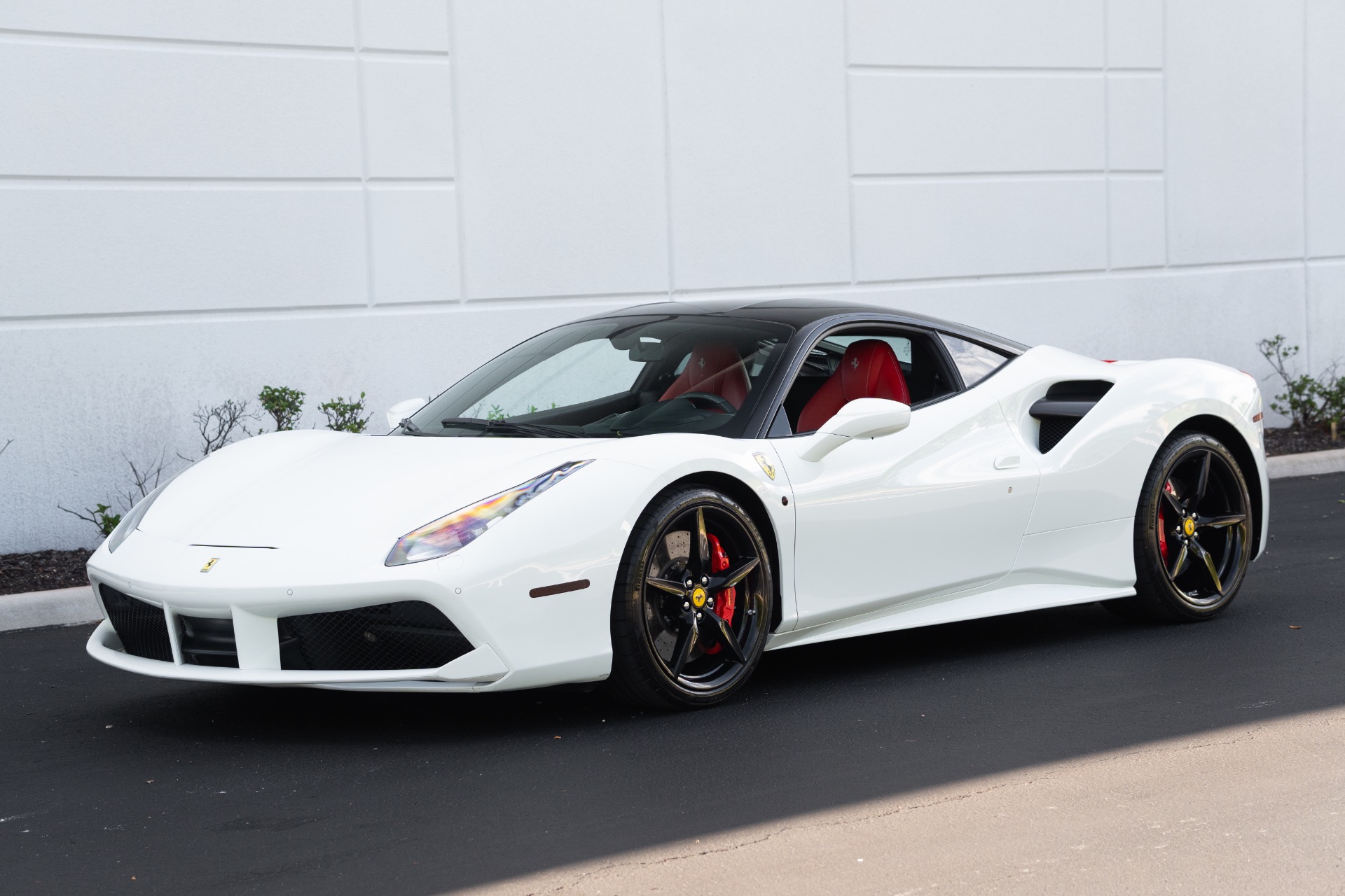 2017 Ferrari 488 -'s photo