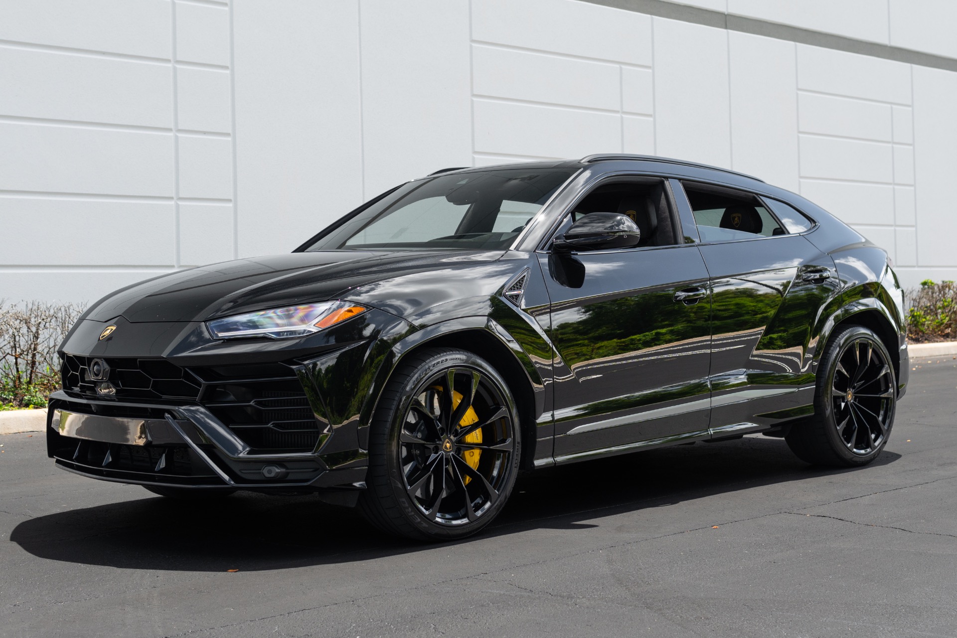2022 Lamborghini Urus's photo