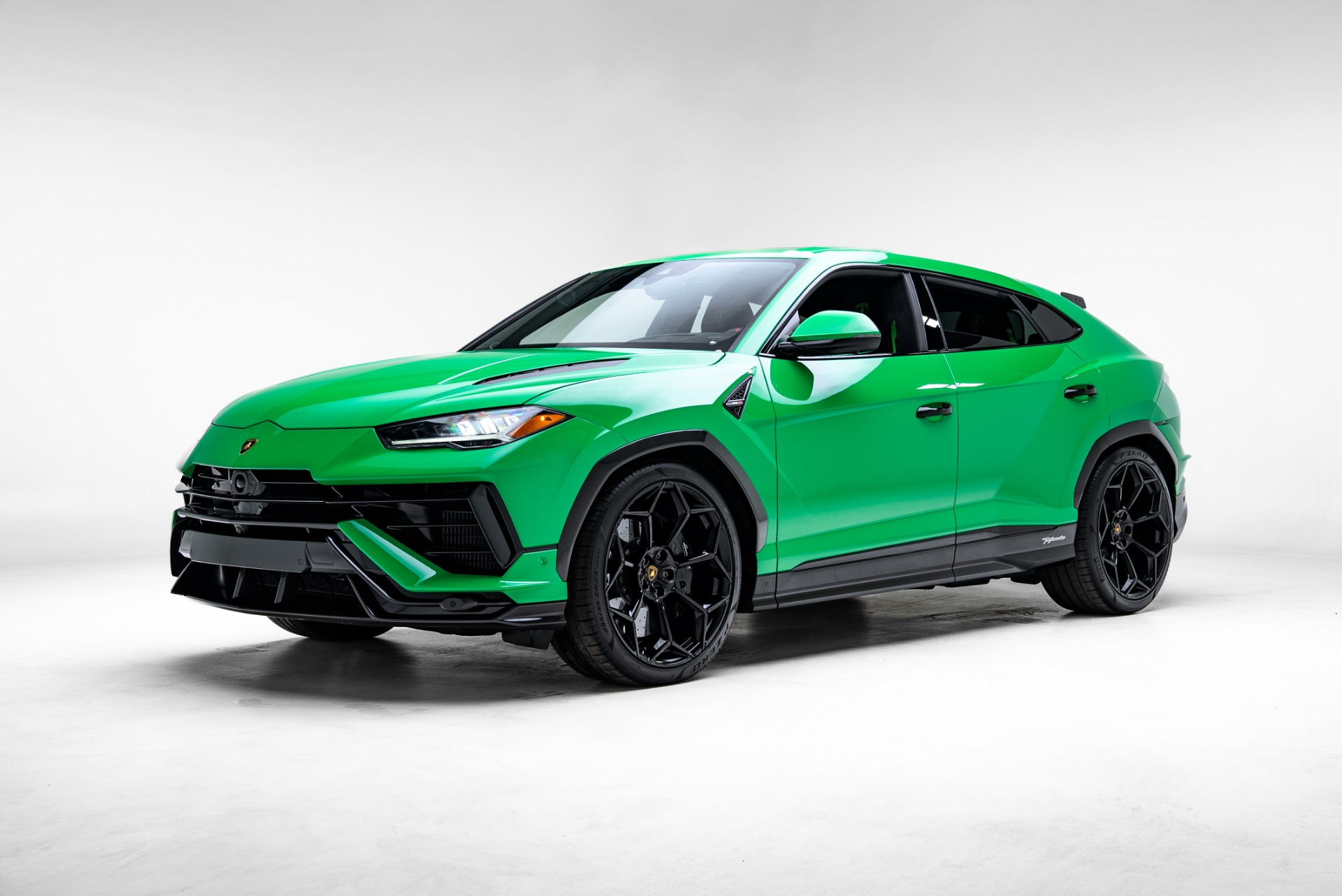 2023 Lamborghini Urus 4.0 V8 Performante's photo