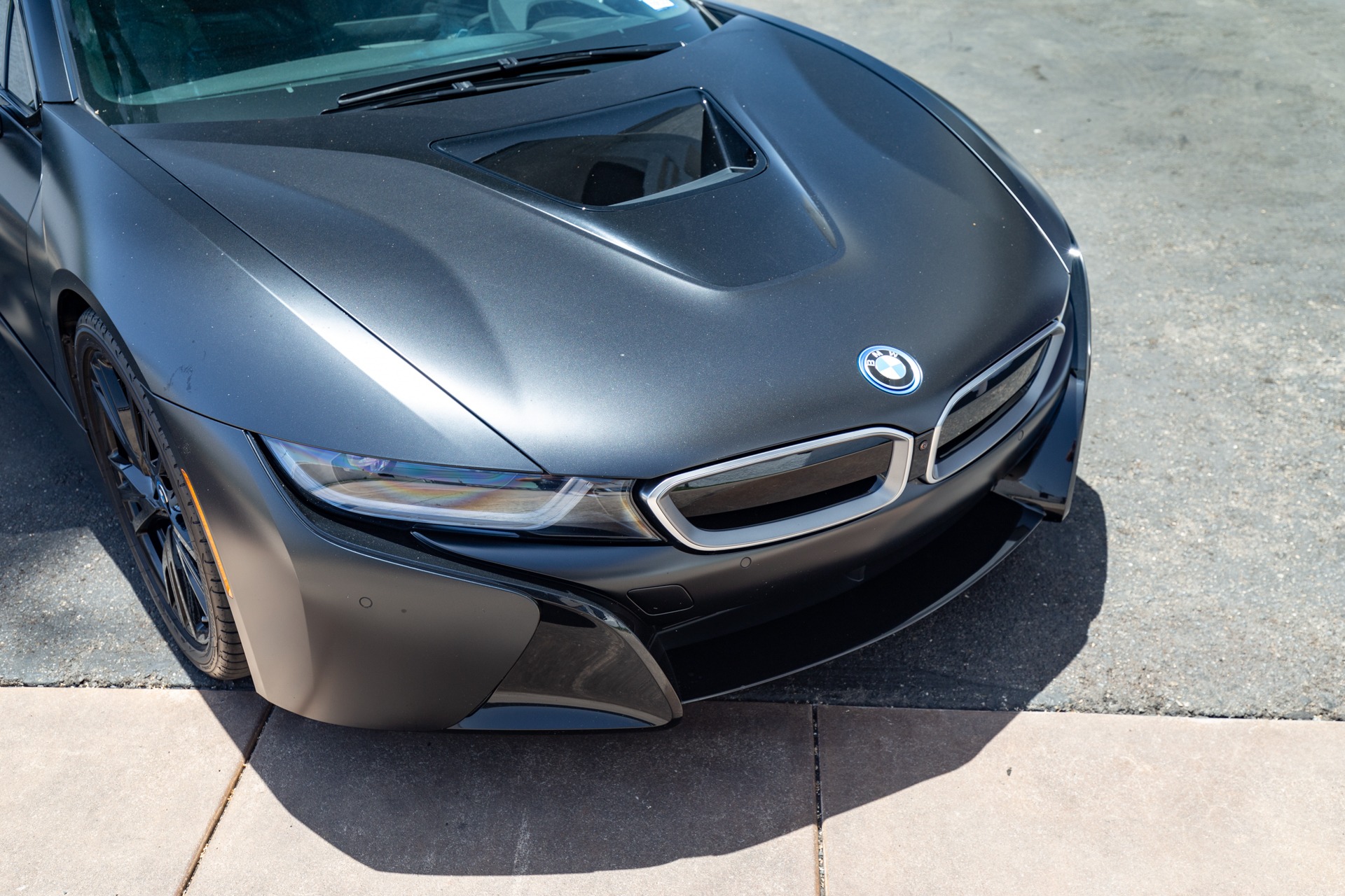 Why does BMW not want you to open the hood?? - BMW i8 