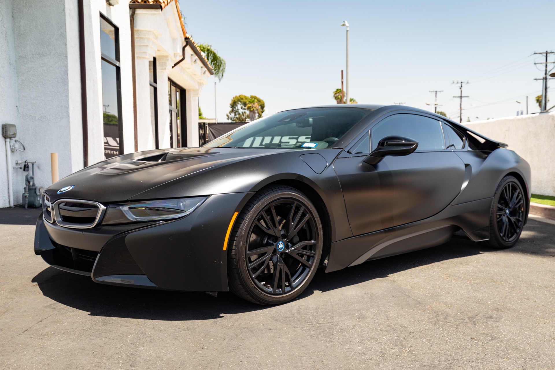 Used-2017-BMW-i8-1655405905.jpg