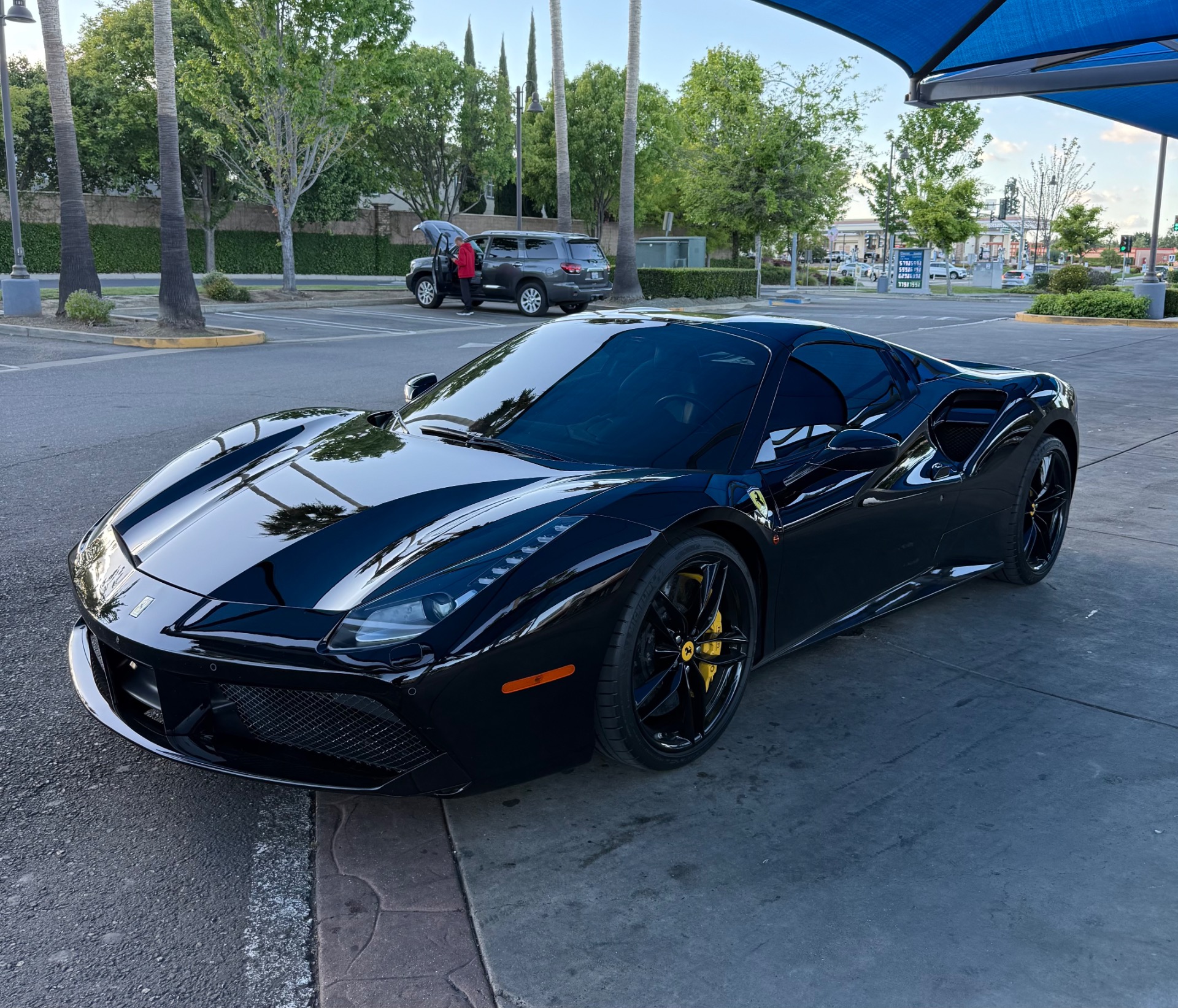 2018 Ferrari 488 -'s photo