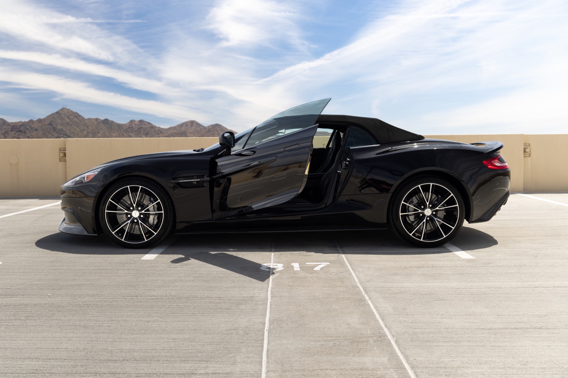 2015 Aston Martin Vanquish Base - Photo 11