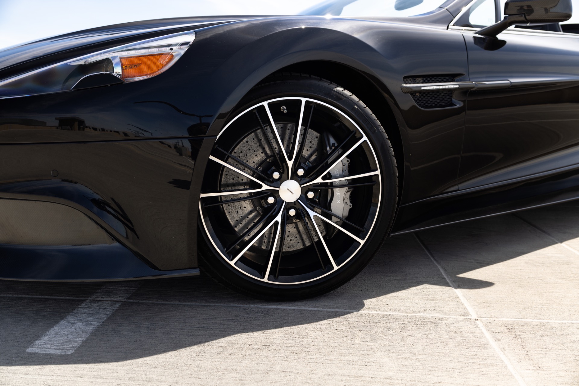 2015 Aston Martin Vanquish Base - Photo 12