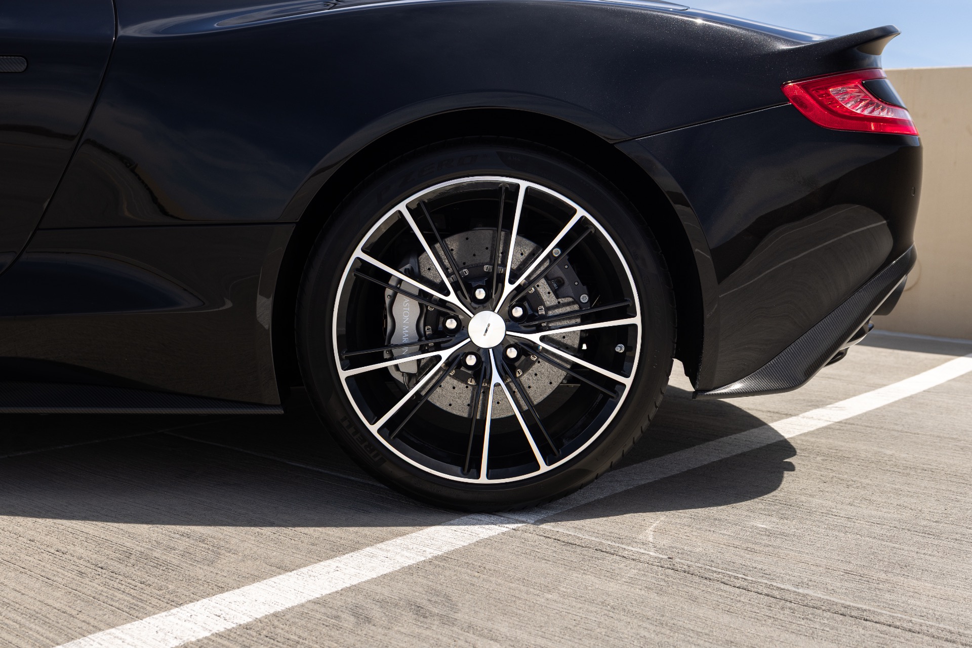 2015 Aston Martin Vanquish Base - Photo 13