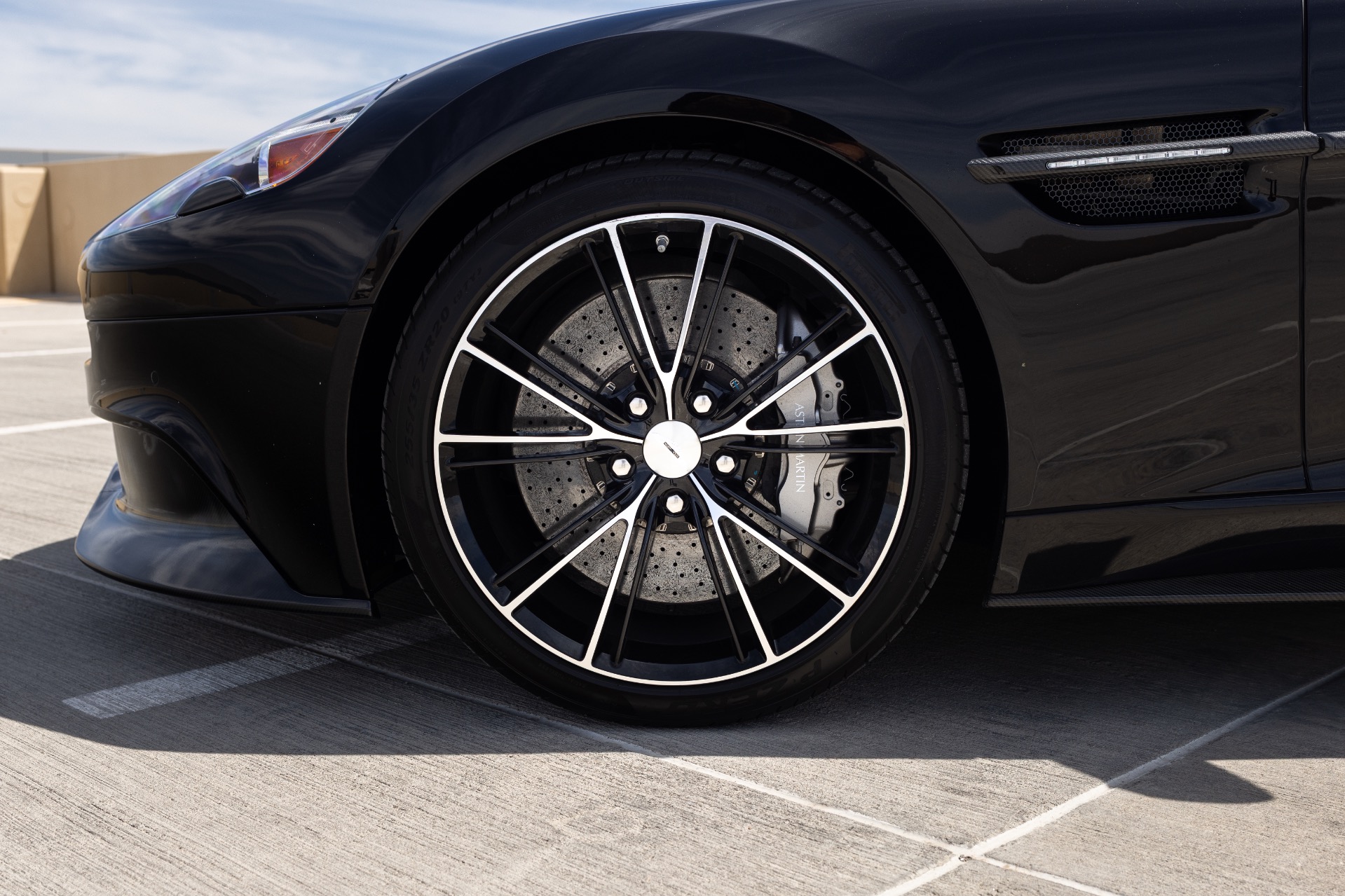 2015 Aston Martin Vanquish Base - Photo 14