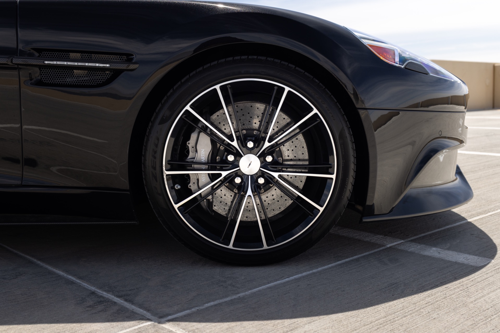 2015 Aston Martin Vanquish Base - Photo 18