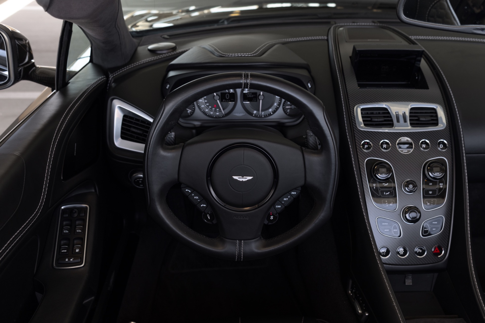 2015 Aston Martin Vanquish Base - Photo 37
