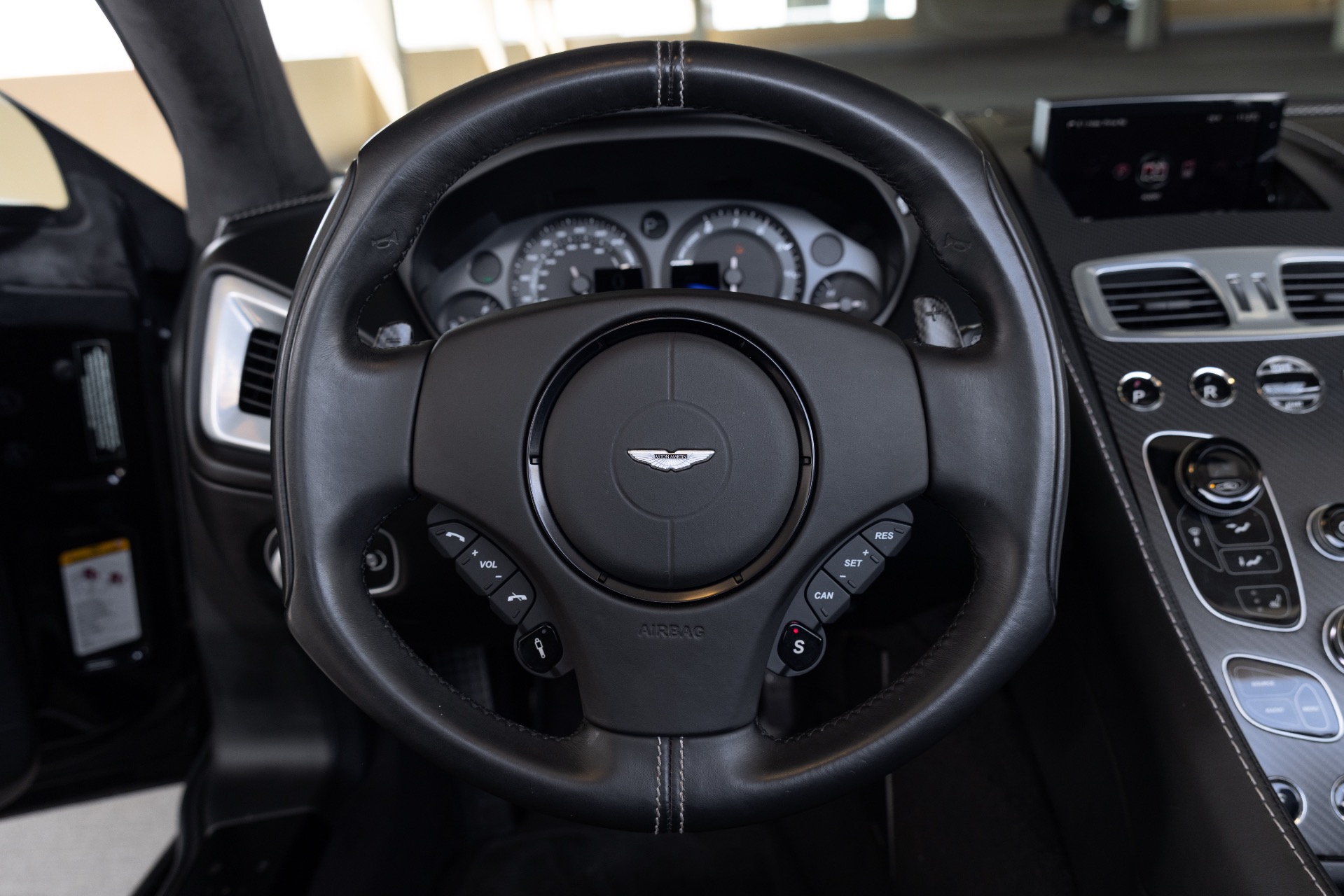 2015 Aston Martin Vanquish Base - Photo 38