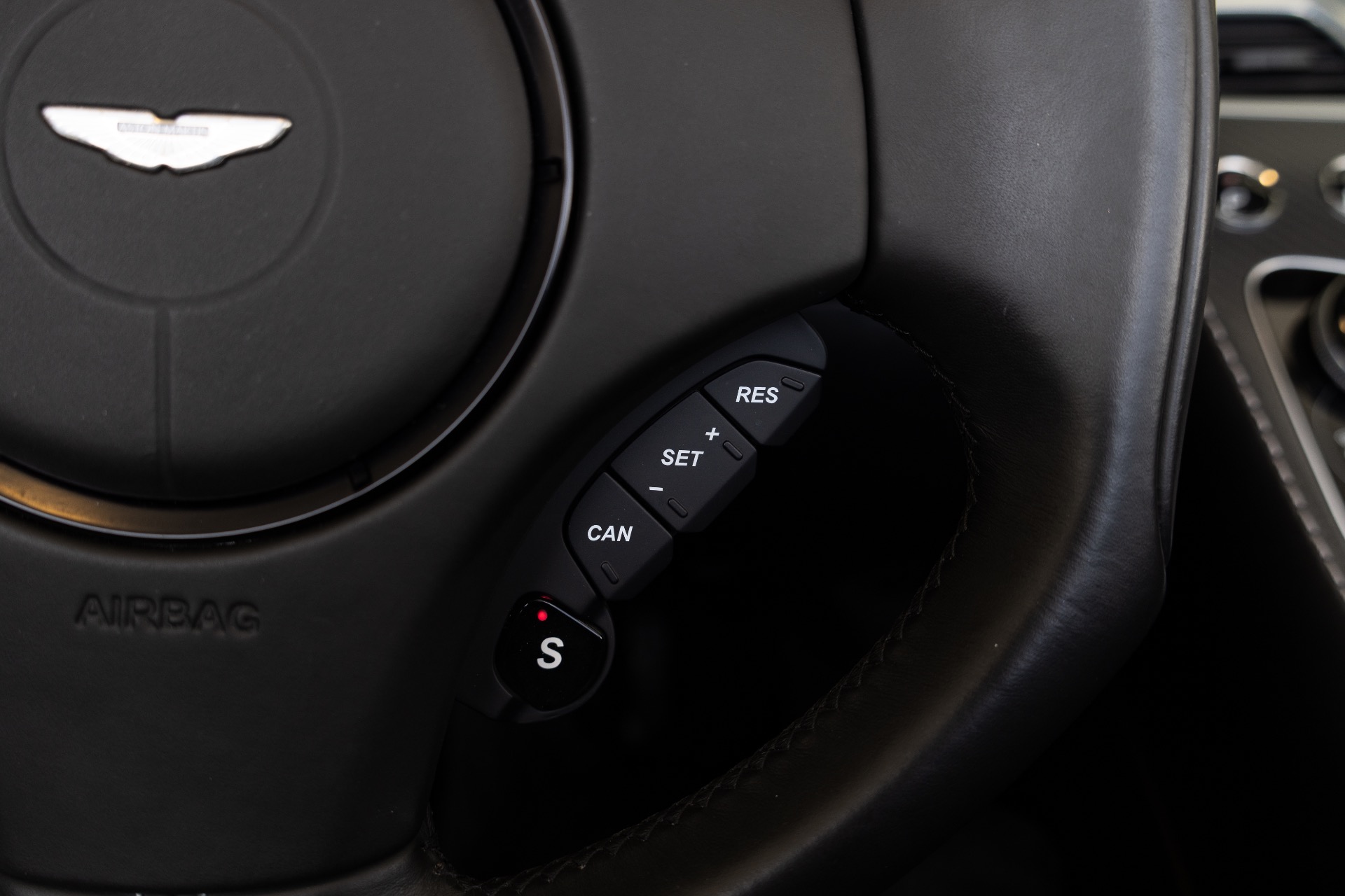 2015 Aston Martin Vanquish Base - Photo 41
