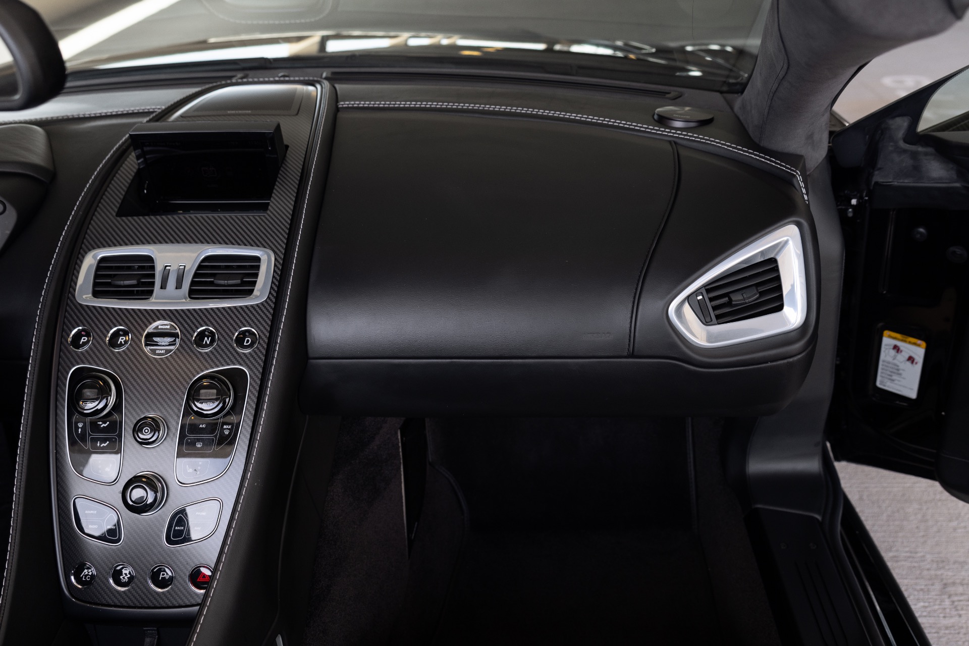 2015 Aston Martin Vanquish Base - Photo 53
