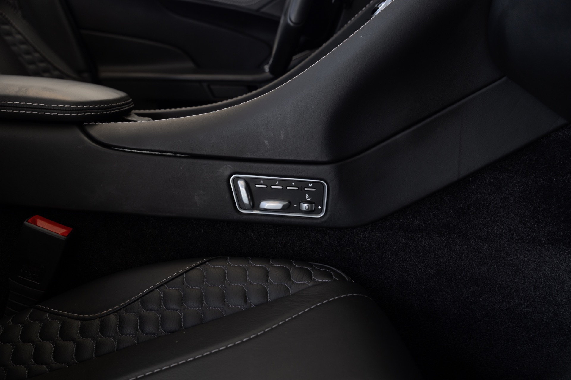 2015 Aston Martin Vanquish Base - Photo 54