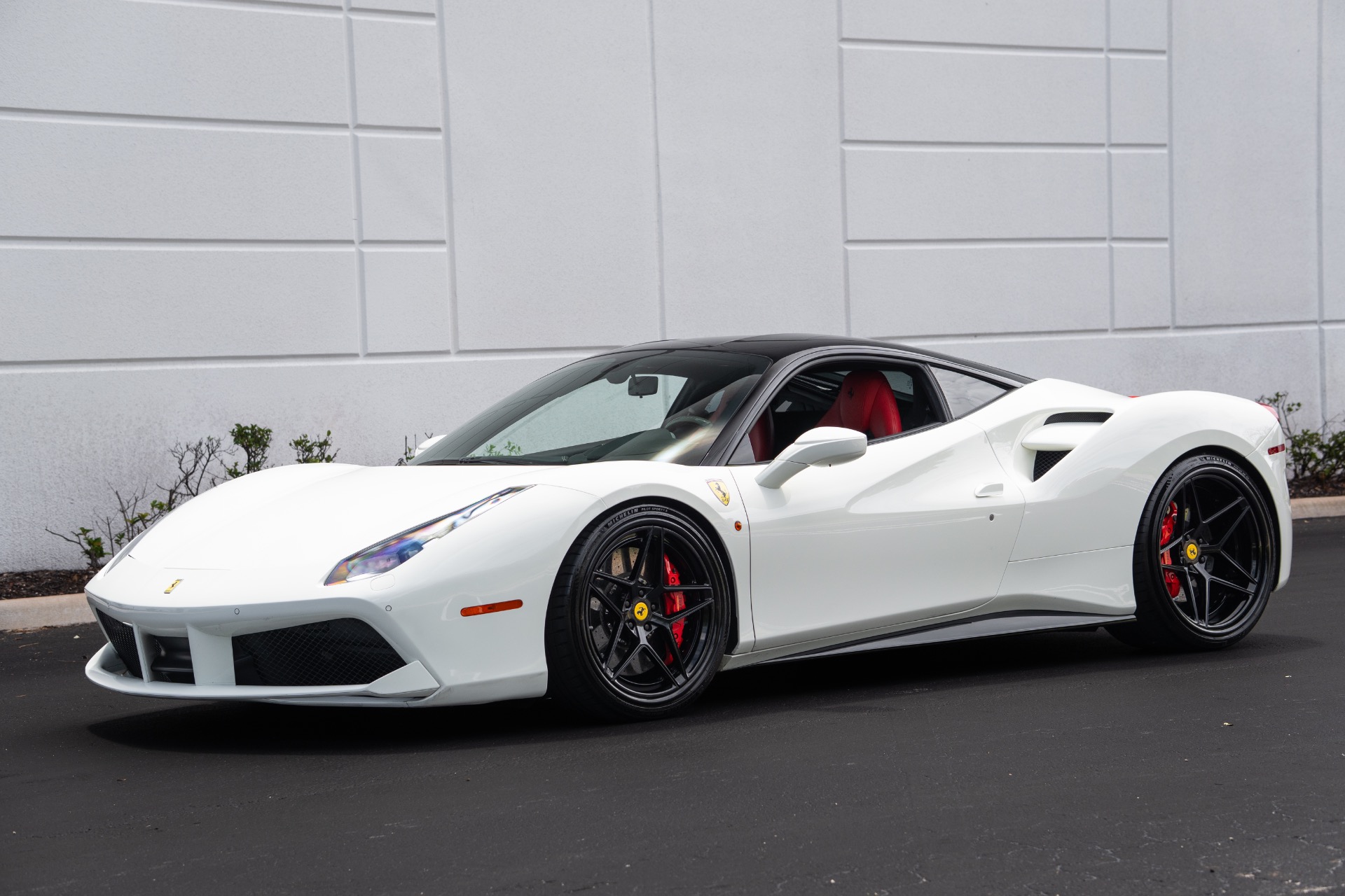 2016 Ferrari 488 -'s photo