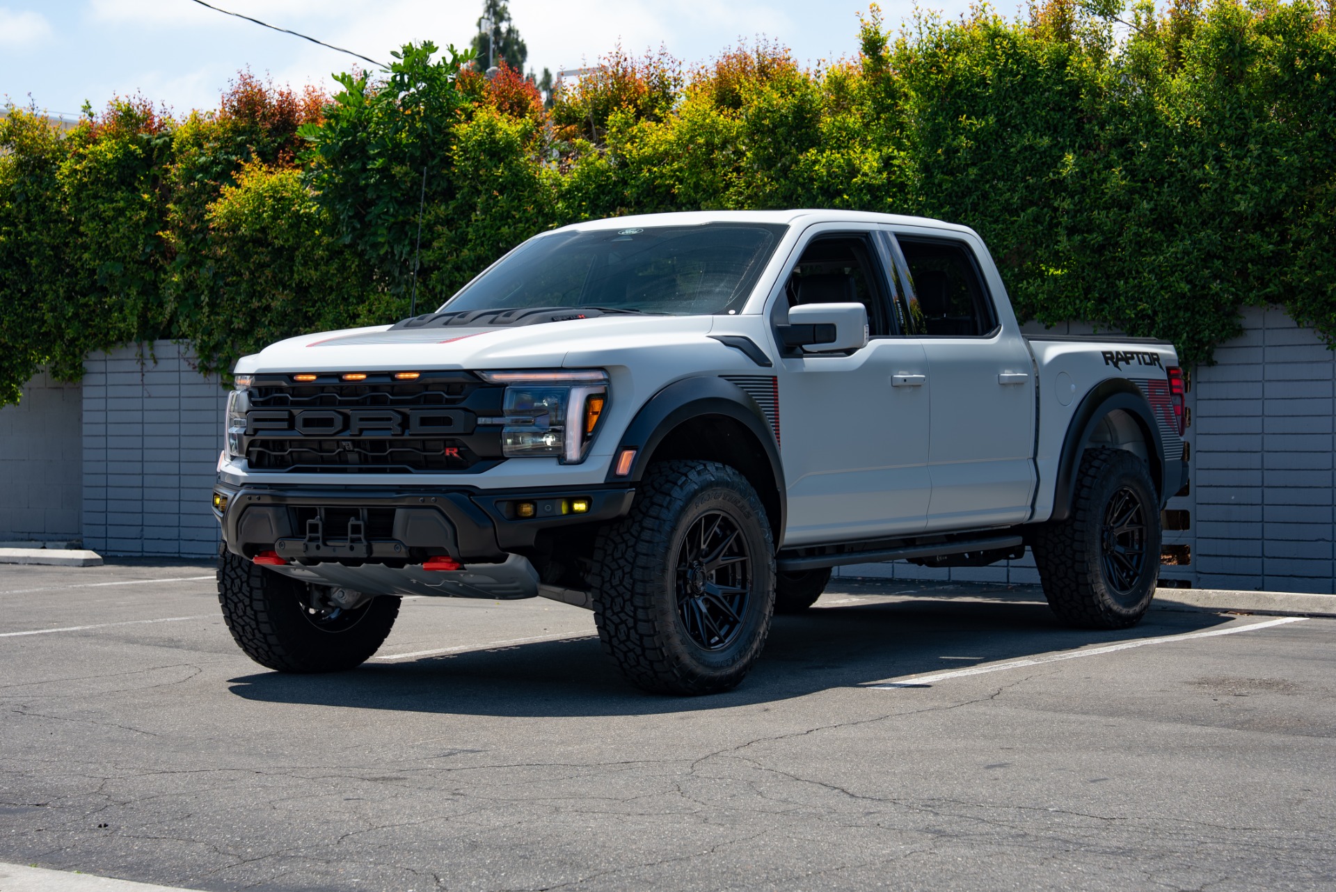 2024 Ford F-150 Raptor 4x4 SuperCrew 5-1/2 Box's photo