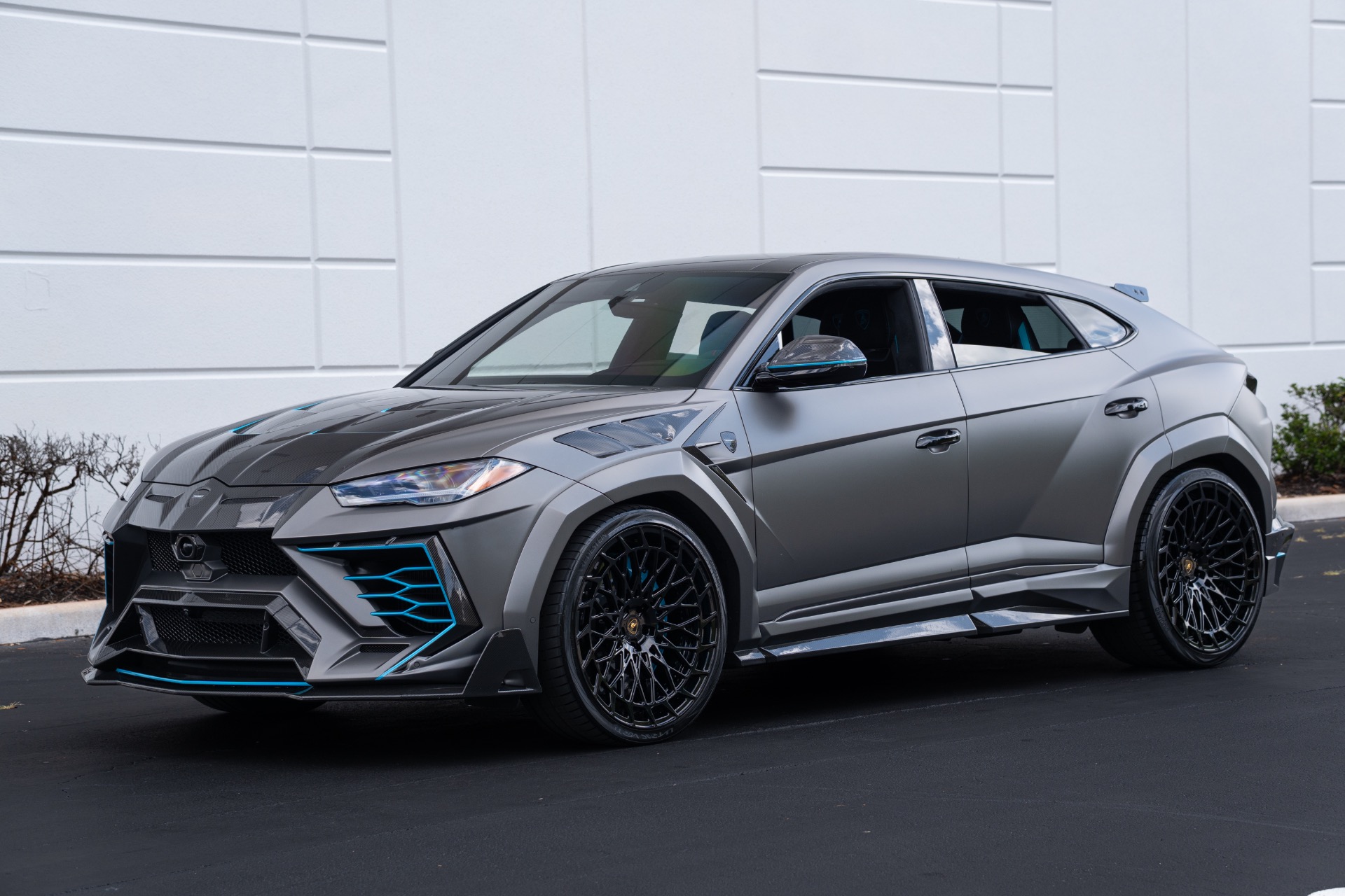2023 Lamborghini Urus 4.0 V8 Performante's photo