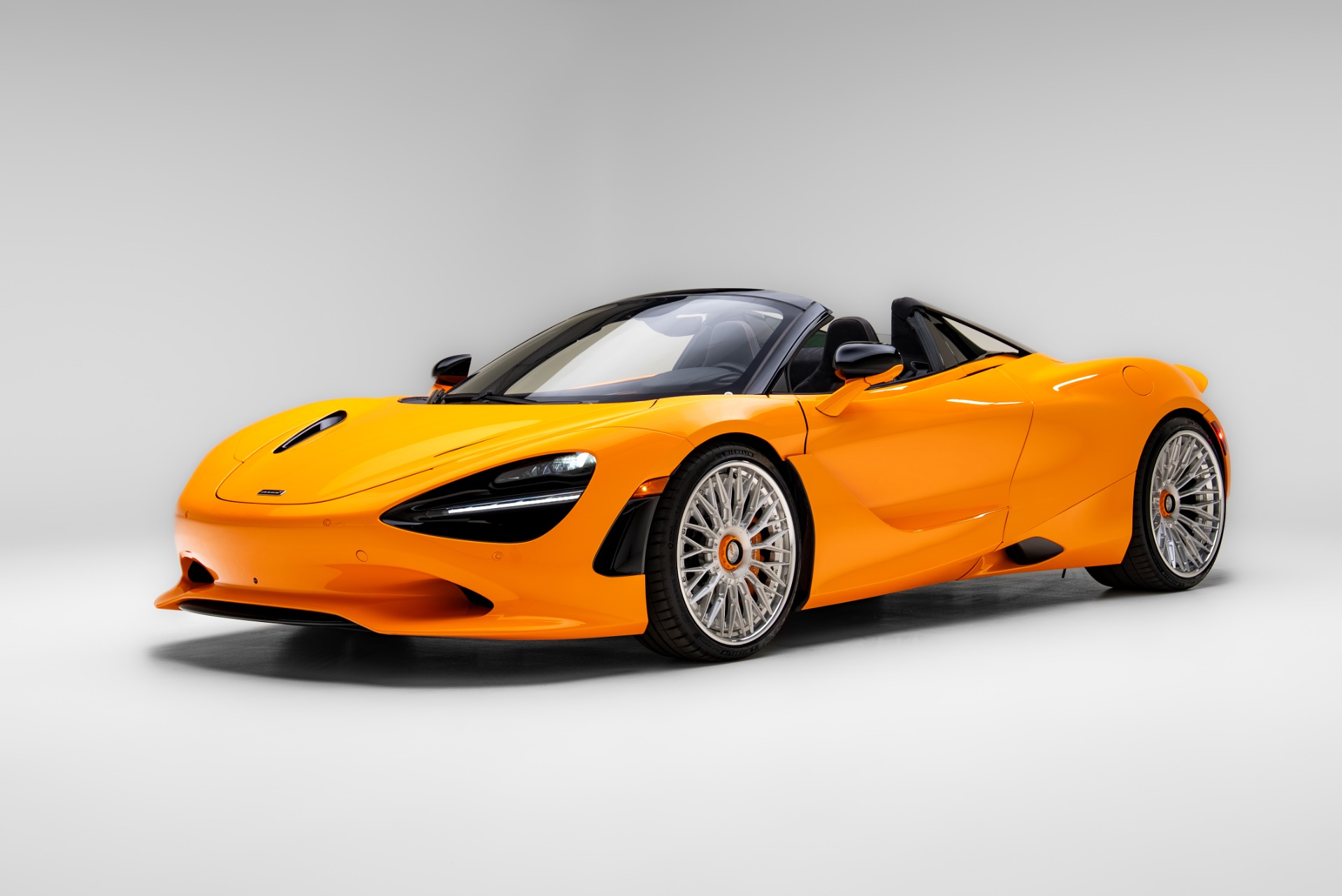2025 McLaren 750S 4.0 V8 Spider's photo
