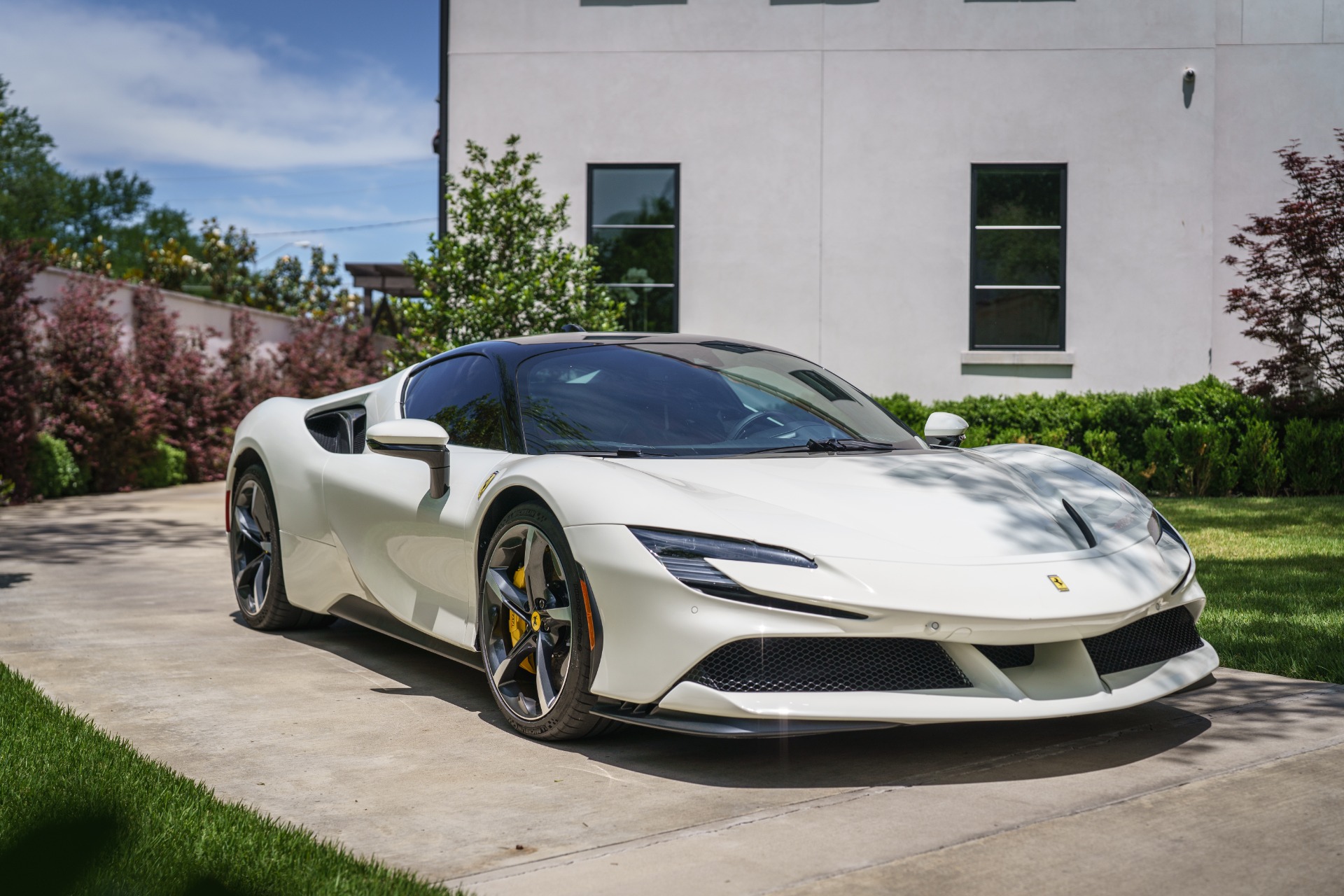 2023 Ferrari SF90 Stradale's photo