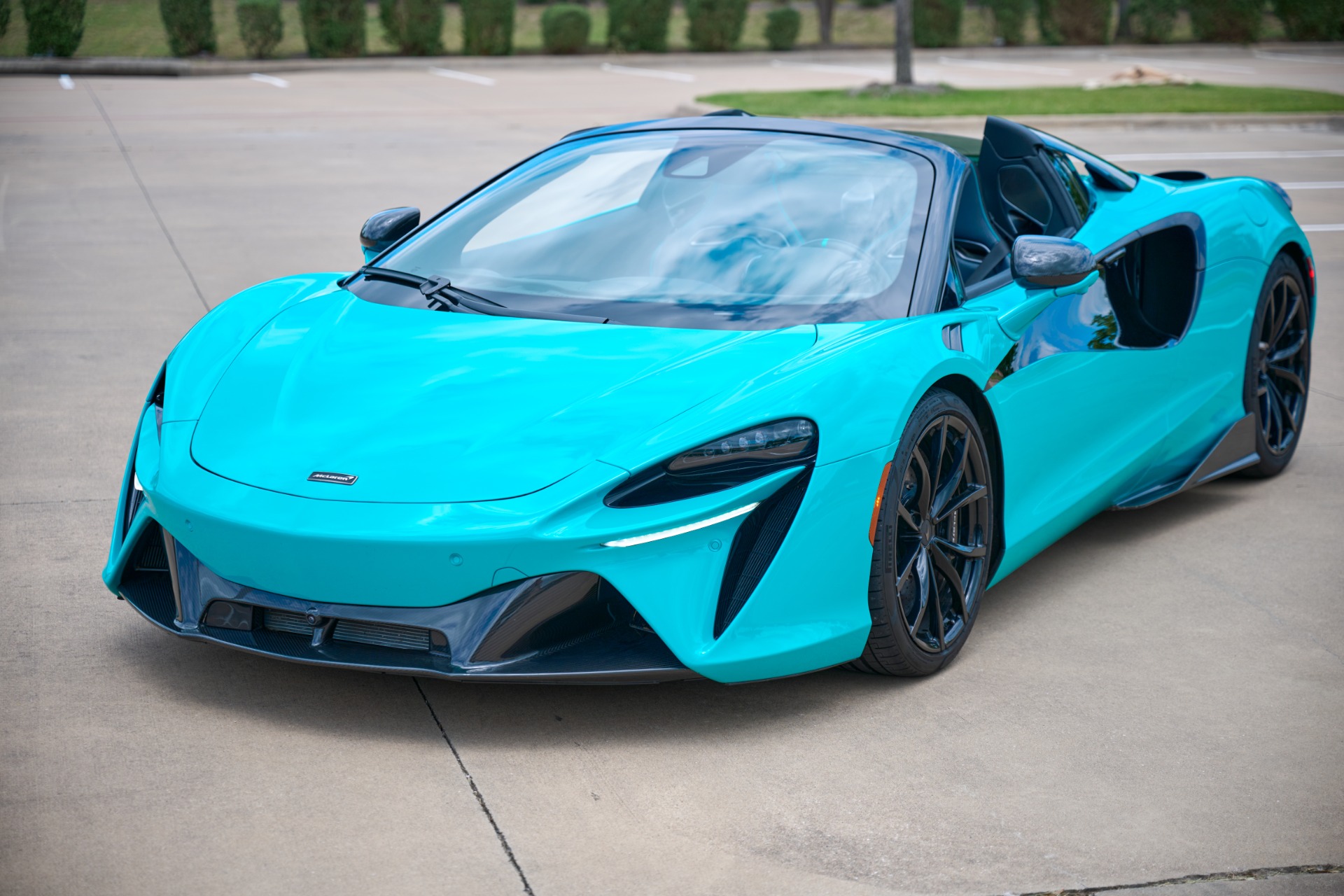 2025 McLaren Artura 3.0 Performance's photo