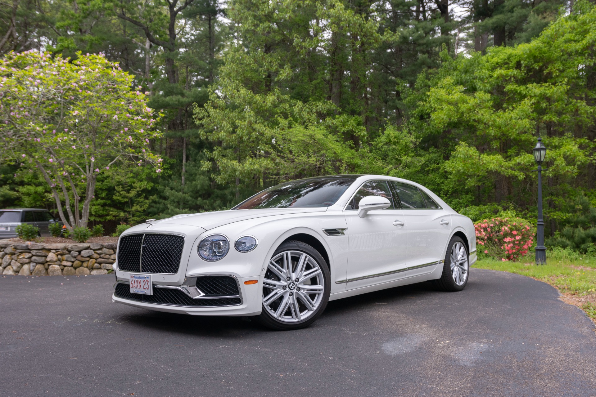 2024 Bentley Flying Spur Mulliner V8's photo