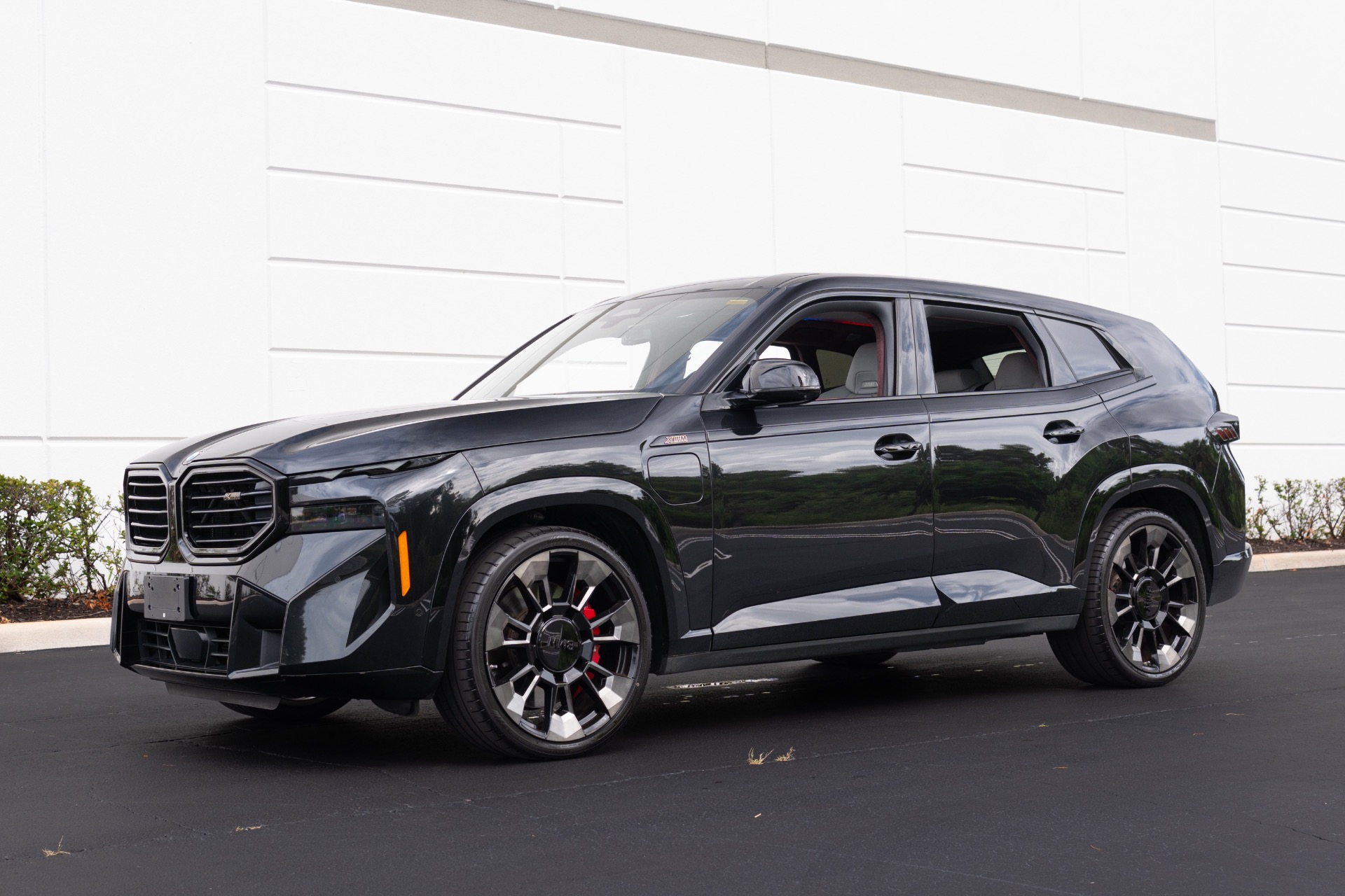 2023 BMW XM -'s photo