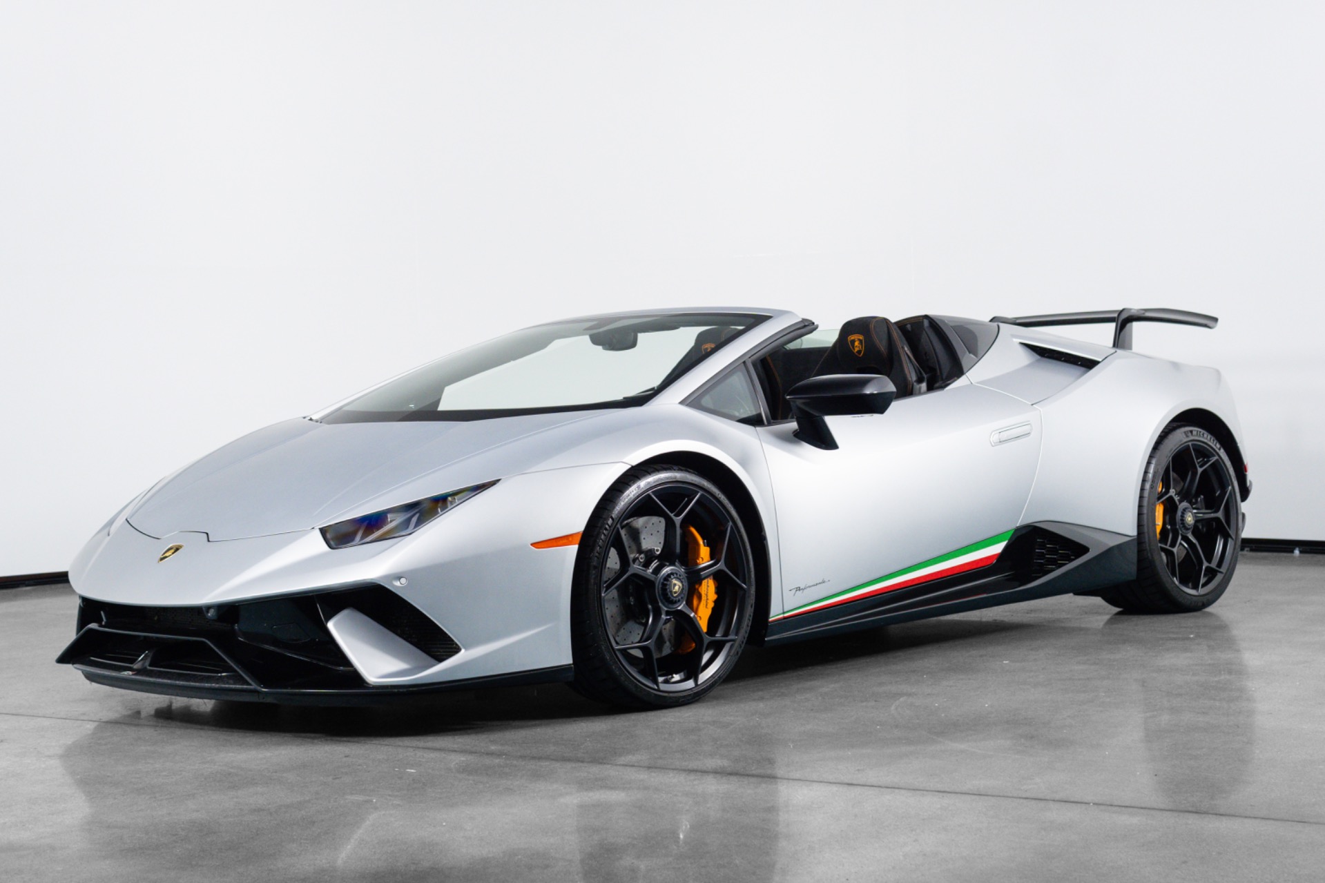 2018 Lamborghini Huracan LP640-4 Performante Spyder's photo