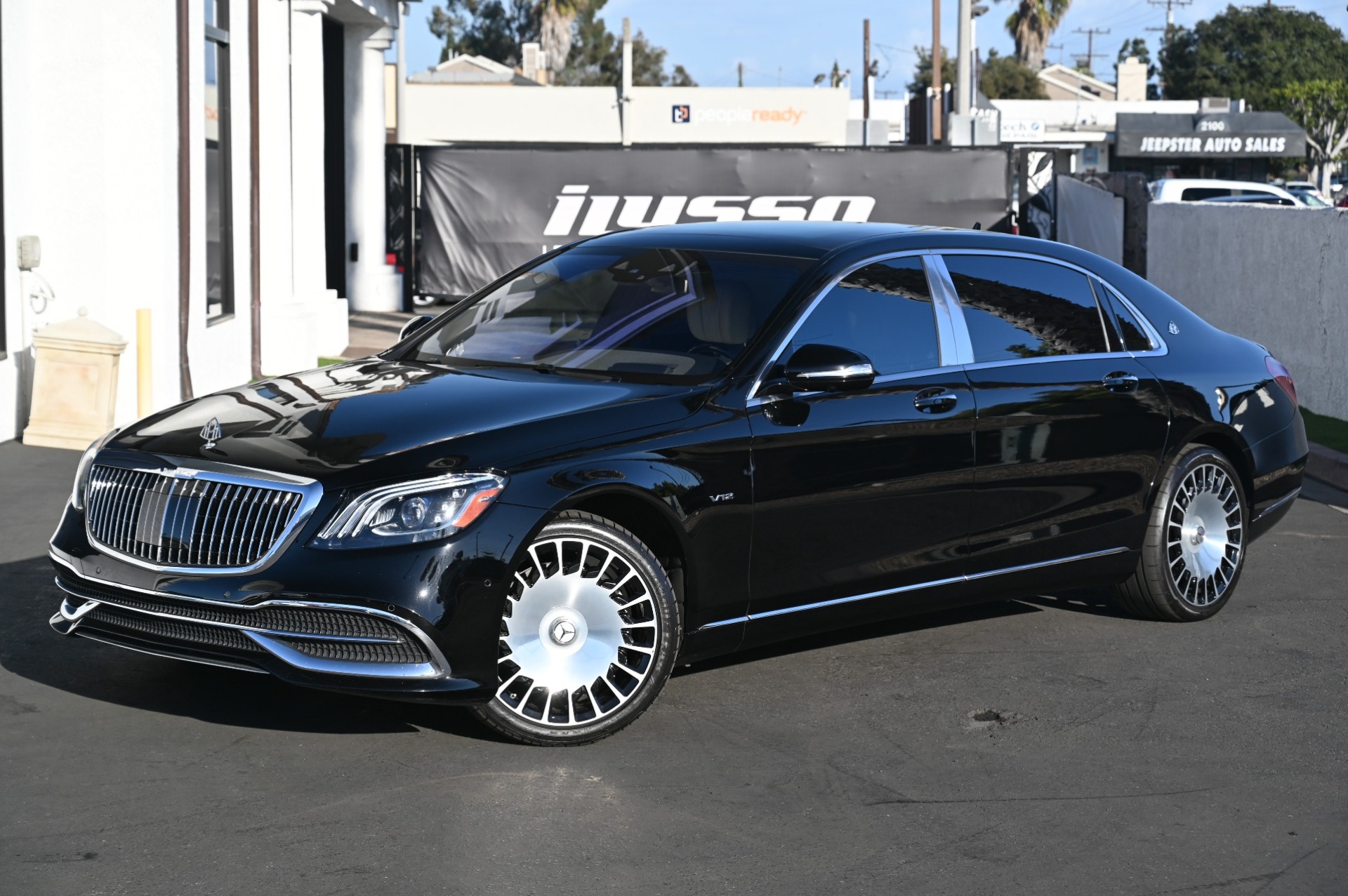 Купить майбах новый. Maybach s650. Мерседес Майбах с 650. Мерседес Майбах 2020. Mercedes Maybach 223.