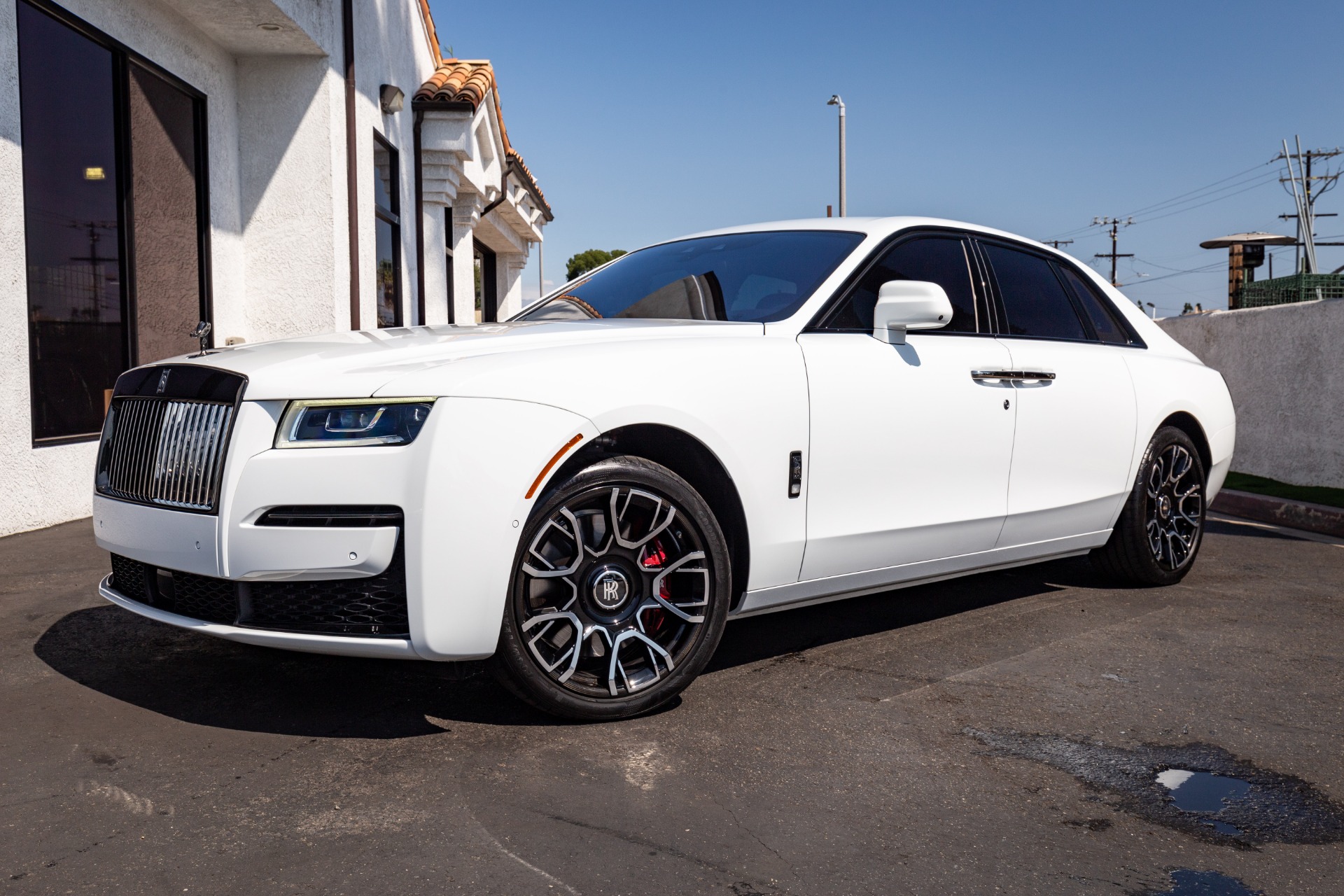 【爆売り！】 Used 2022 (Sold Sale For Badge Black Ghost Rolls-Royce ルビー