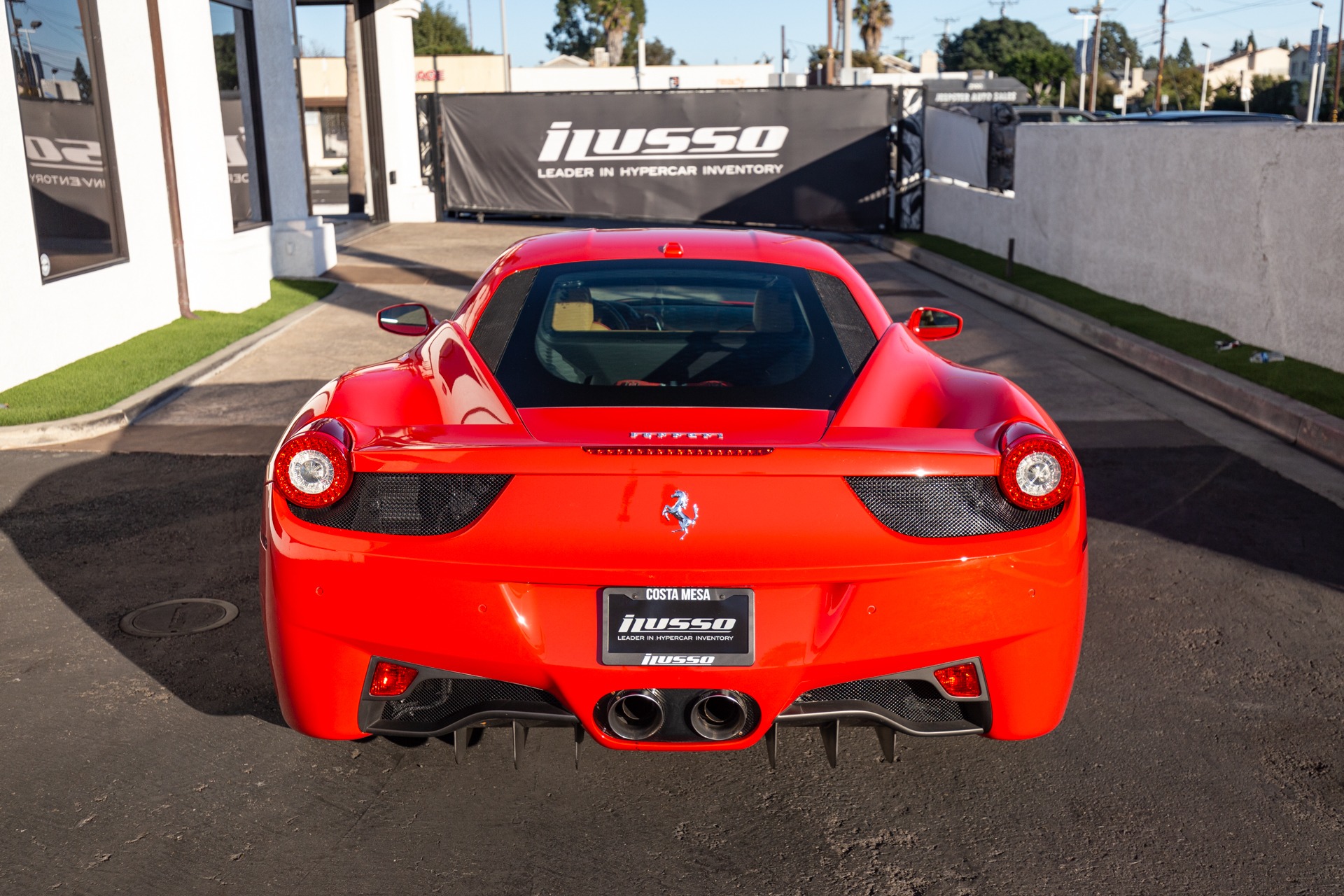 why-the-ferrari-458-is-still-a-car-enthusiasts-dream-car-ilusso